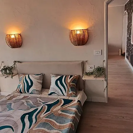 Cliffside With Panorama Ocean Views Apartment
